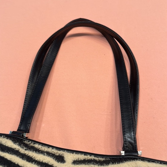 Rafe handbag. Faux fur. - Picture 5 of 8